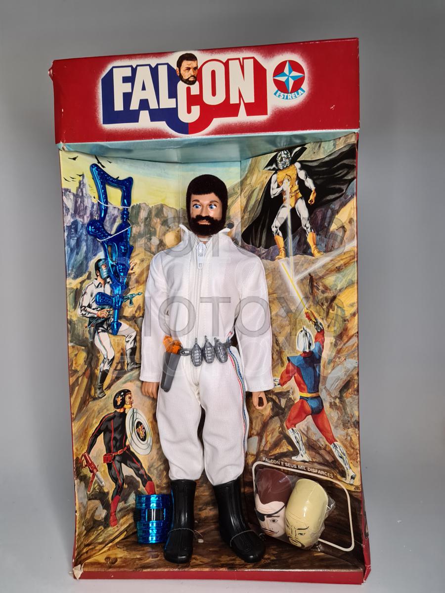 Boneco Falcon